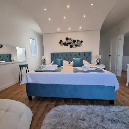 Luxury Lea Villa *