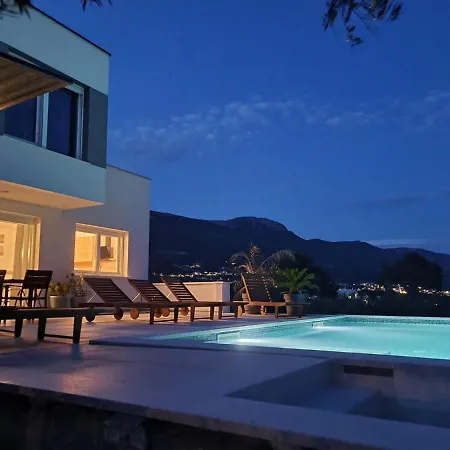 Luxury Lea