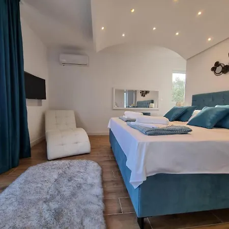 Luxury Lea