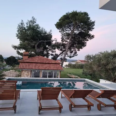 Villa Luxury Lea
